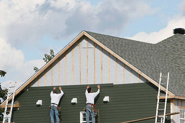 Professional Siding Installation technician working in Madera, PA